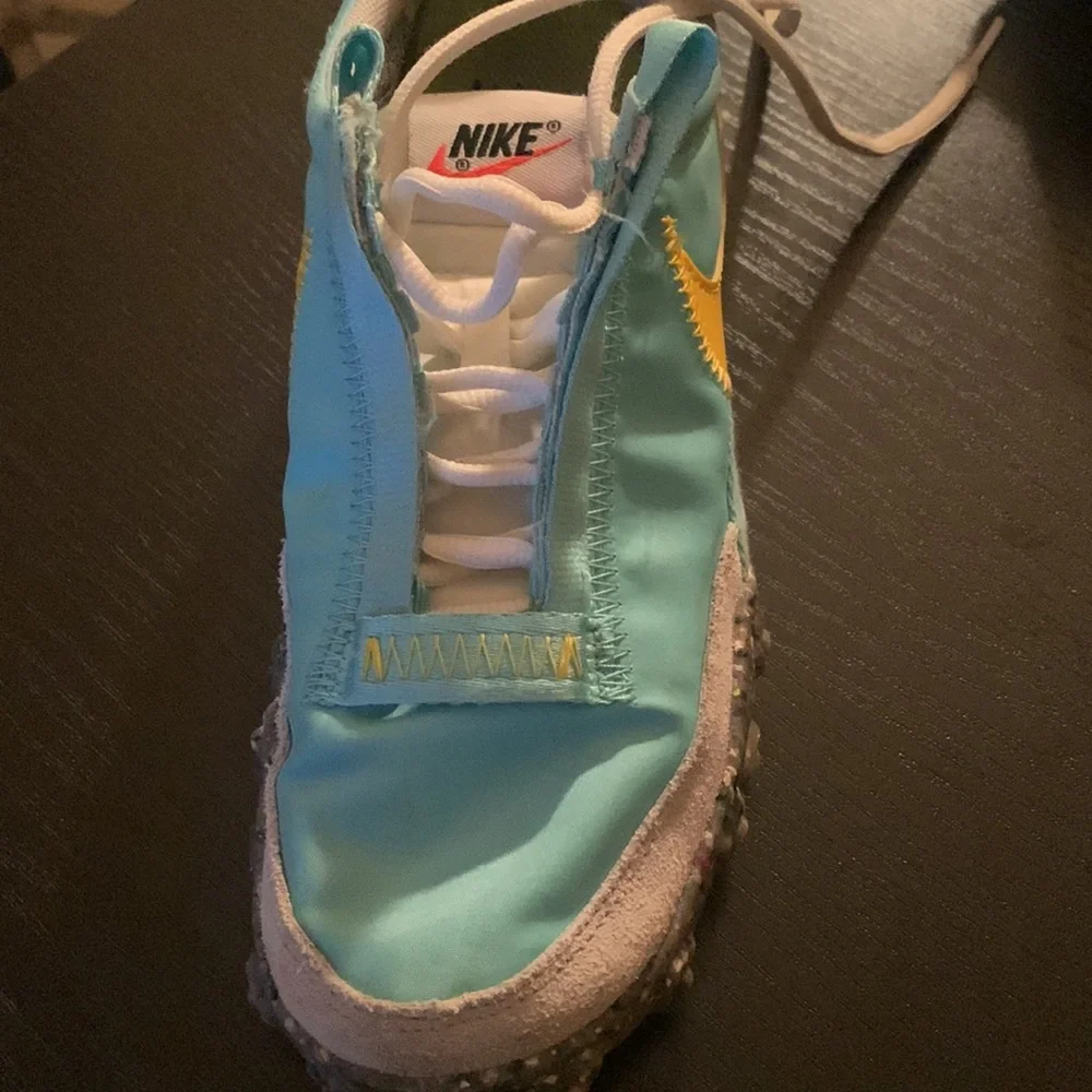 COPY - NIKE Light blue yellow RUNNING SNEAKERS Women size 7 - Picture 4 of 11